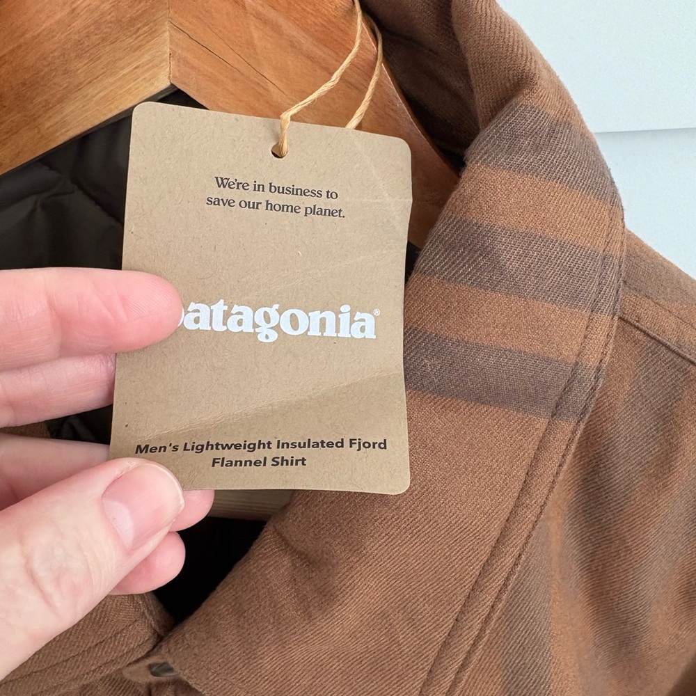 Patagonia Tan Plaid Men's Shirt Jacket - Picture 3 of 4